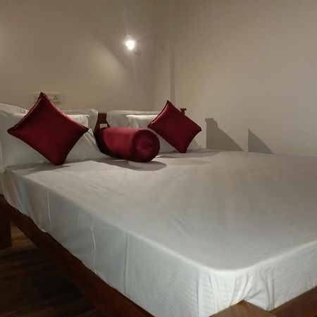 Coral Cove Beach Resort Varkala Buitenkant foto