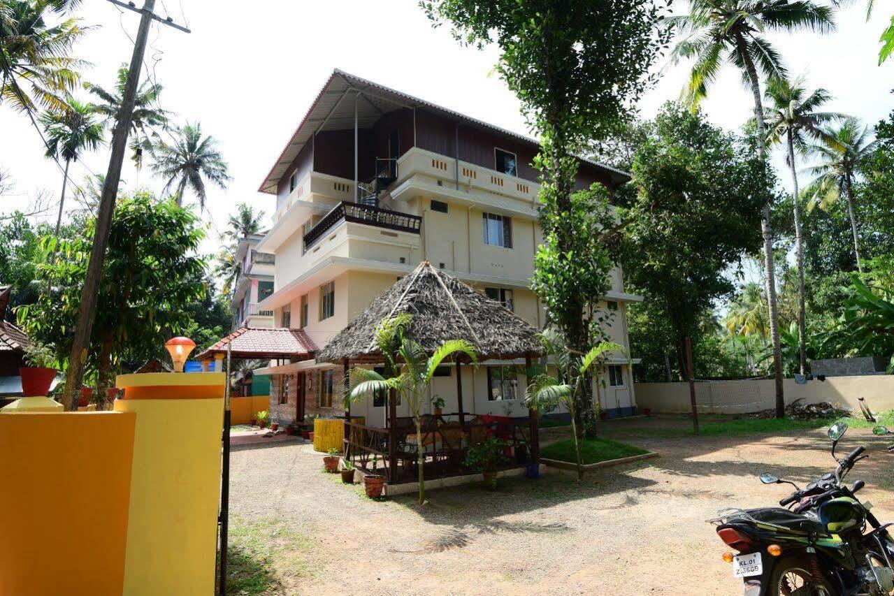 Coral Cove Beach Resort Varkala Buitenkant foto